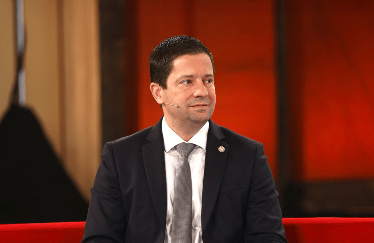 OT FORUM – Σιάσος( Πρύτανης ΕΚΠΑ): Δυνατότητα και των Ελλήνων να εισάγονται στα ξενόγλωσσα προγράμματα των δημοσίων πανεπιστημίων