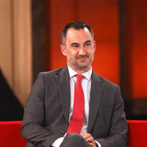 OT FORUM – Χαρίτσης: Η αντιπολίτευση να διεκδικήσει την πολιτική αλλαγή