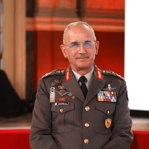 ΟΤ FORUM – Δημήτρης Χούπης, Αρχηγός ΓΕΕΘΑ: «Η Τουρκία έχει εκμεταλλευθεί τη θέση της στο ΝΑΤΟ»