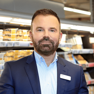 Marks & Spencer: Κρούει τον κώδωνα του κινδύνου για την κατανάλωση