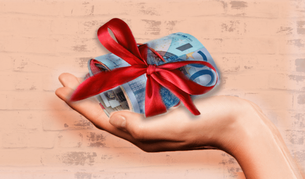 Δώρο Χριστουγέννων: Νωρίτερα φέτος η καταβολή του – Το app για τον υπολογισμό του