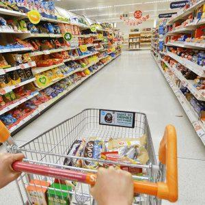 ΙΕΛΚΑ: Πτώση τιμών σε φρούτα και καθαριστικά – Άνοδος σε σοκολάτες και κρέατα