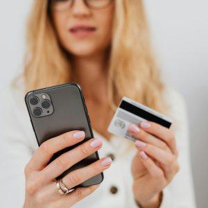 IRIS: Τι αλλάζει στις λιανικές συναλλαγές από 1/12 – Νέες τεχνικές προδιαγραφές διασύνδεσης