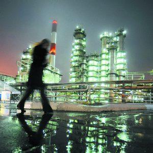 Ρωσία: Οι τιμές της βενζίνης υποχωρούν εν μέσω επιθέσεων με drones