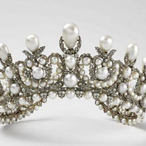 Λούβρο: Ήθελαν να πουλήσουν τα κοσμήματα στο darkweb;