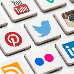 Social media: Τέλος τα κοινωνικά δίκτυα για τους κάτω των 16 ετών; – Τι ζητά η ΕΕ