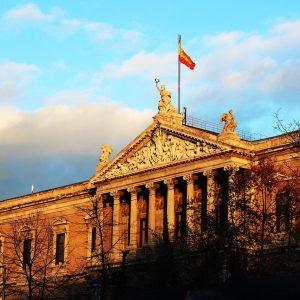 Ισπανία: Αναπτύσσεται ταχύτερα από τον μέσο ρυθμό ανάπτυξης της ΕΕ