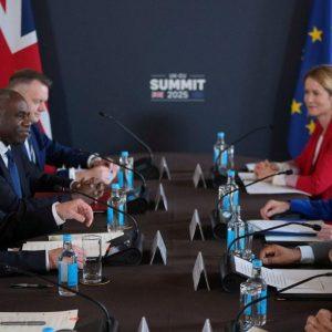 Βρετανία: Αρνείται να συμμετάσχει στο SAFE με 6,75 δισ. δολ.