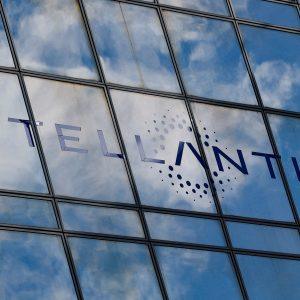 Stellantis: Ανεβάζει ταχύτητα η παραγωγή στην Ιταλία με νέα μοντέλα και επενδύσεις