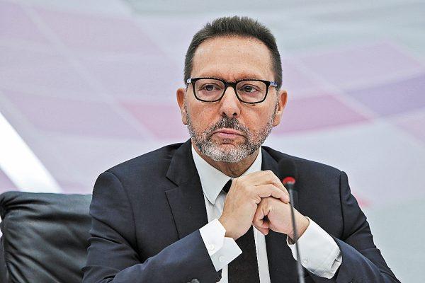 Στουρνάρας: Παραμένει το χάσμα με την Ευρώπη στην ελληνική βιομηχανία