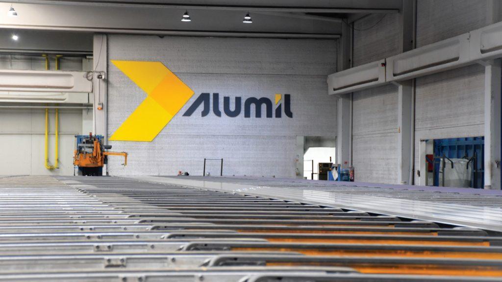 Alumil: Παύει η συνεργασία με servicers – Αποκλειστικά σε τράπεζες τα δάνεια