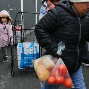 HΠΑ: Από δικαστήρια και shutdown «κρέμεται» η επισιτιστική βοήθεια για 42 εκατ. Αμερικανούς