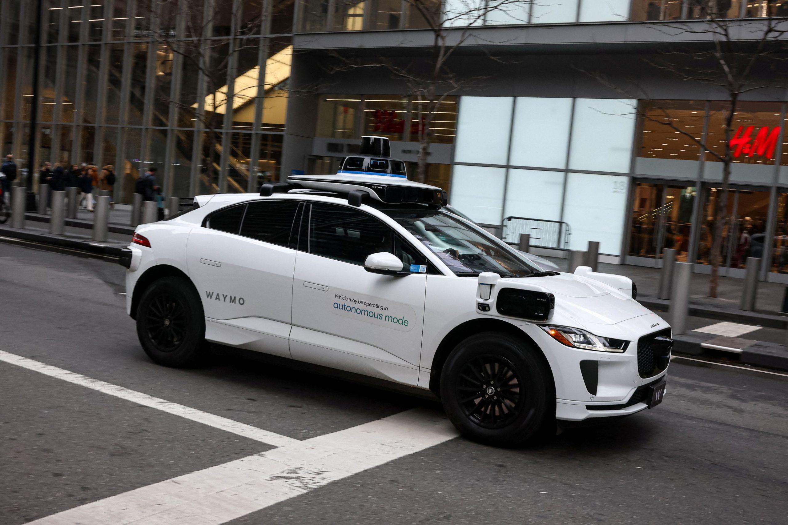 Κίνα: Έτοιμη να κυριαρχήσει σε αυτόνομα οχήματα και νέα φάρμακα