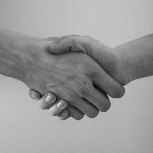 Επαινώντας το (περίπου) θετικό