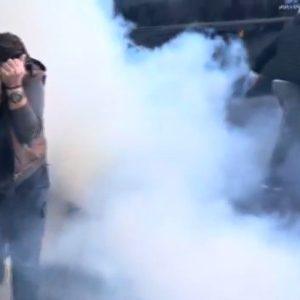 Αγροτικές κινητοποιήσεις: Χημικά από αστυνομικούς – Κλειστή η Εθνική στο ύψος του Πλατυκάμπου