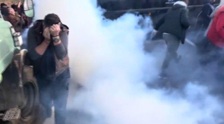 Αγροτικές κινητοποιήσεις: Χημικά από αστυνομικούς – Κλειστή η Εθνική στο ύψος του Πλατυκάμπου