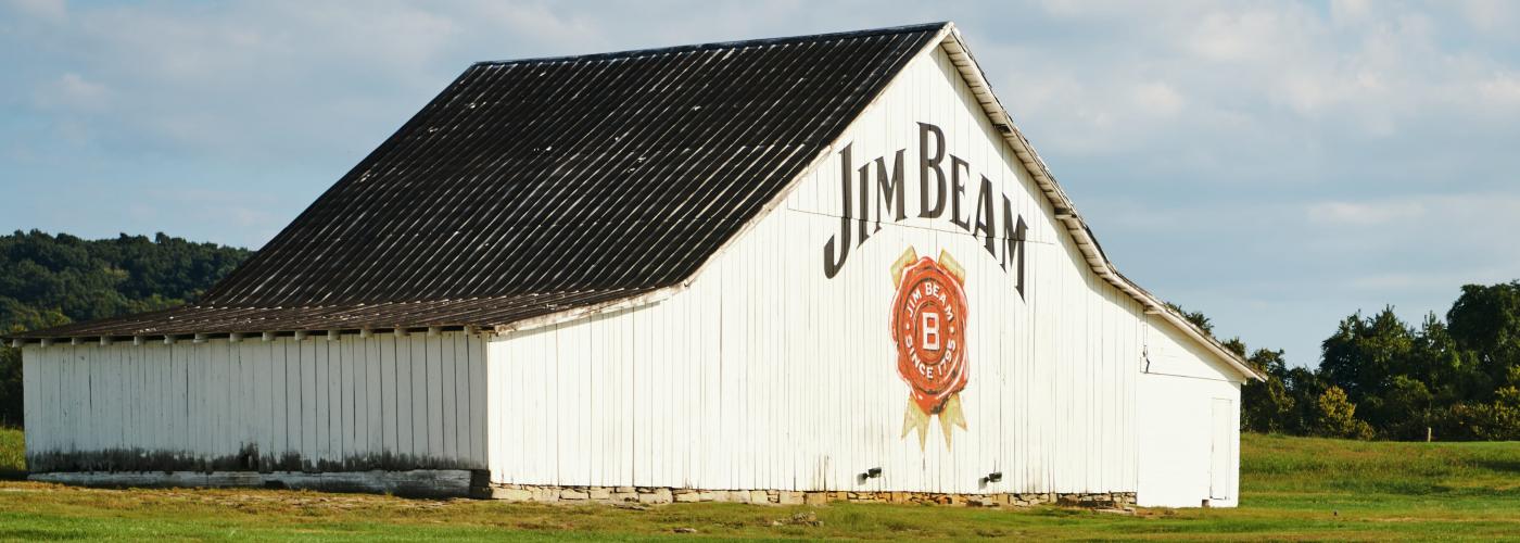 Jim Beam: Διακοπή παραγωγής και «φωτιά» στον ανταγωνισμό
