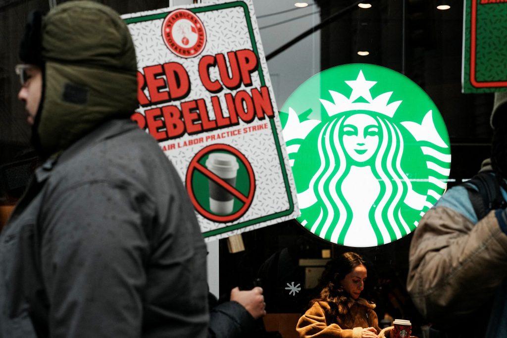 Starbucks: Συμβιβασμός 35 εκατ. δολαρίων με 15.000 εργαζομένους στη Νέα Υόρκη