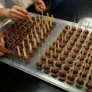 Barry Callebaut: Πώς θα αντιμετωπίσει τις ασταθείς τιμές κακάο