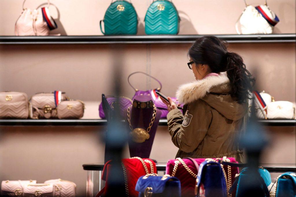 Μιλάνο: Luxury brands ελέγχονται για πιθανή εκμετάλλευση εργατών στην Ιταλία