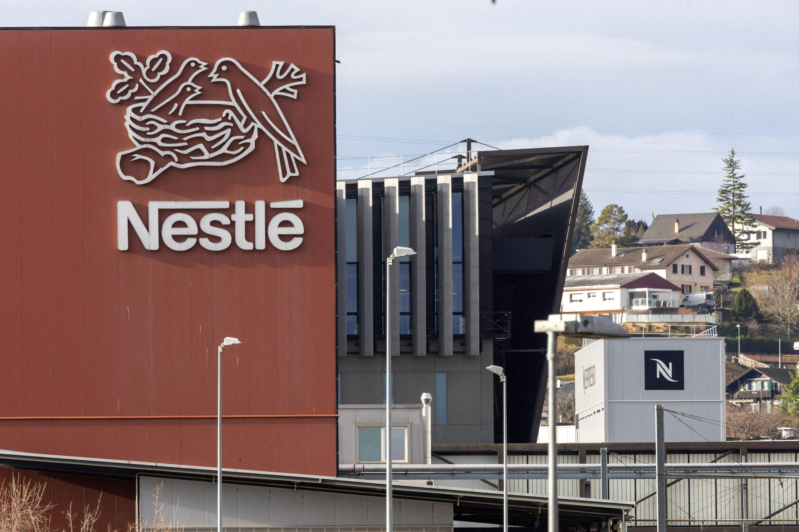 Nestlé: Στο φουλ οι μηχανές για να καλυφθεί η έλλειψη σε βρεφικά γάλατα