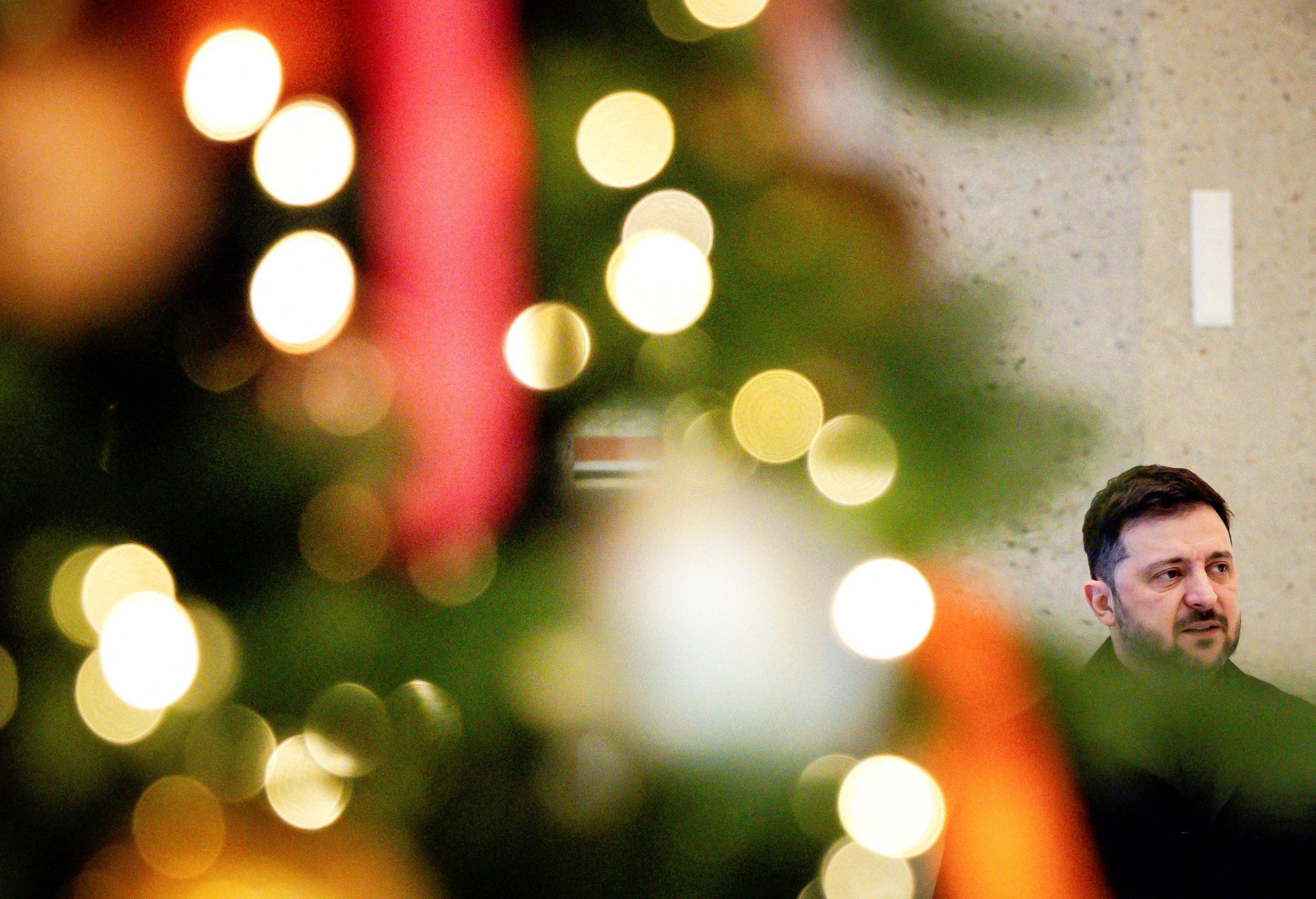 Ζελένσκι: Για τα Χριστούγεννα εύχεται ειρήνη, χαμόγελα και… τον θάνατο του Πούτιν