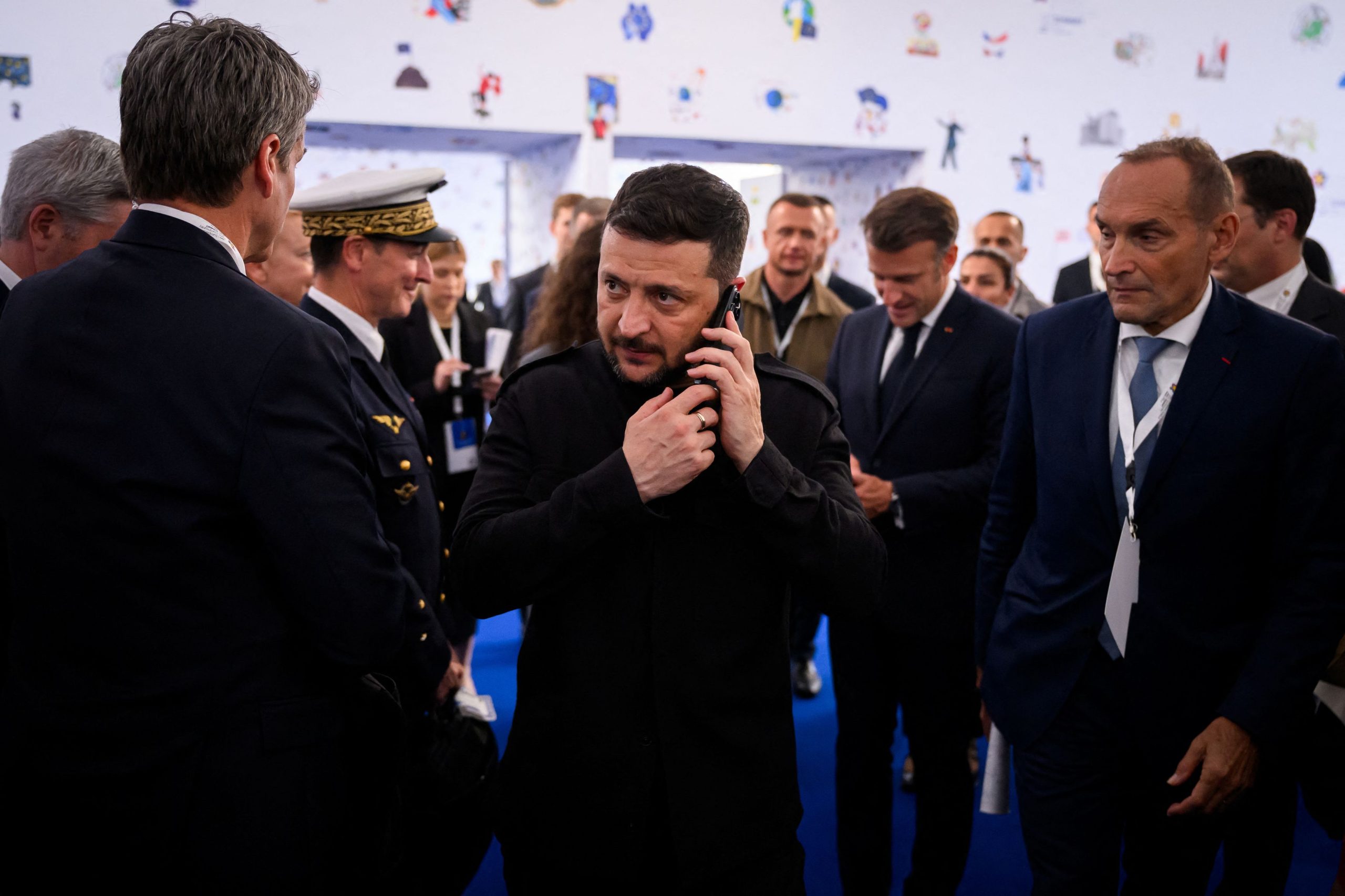 Ουκρανία : Μόνο οι ΗΠΑ μπορούν να πιέσουν τη Ρωσία, λέει Ζελένσκι