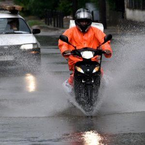 ΓΣEE για κακοκαιρία: Τι ισχύει για τους εργαζόμενους