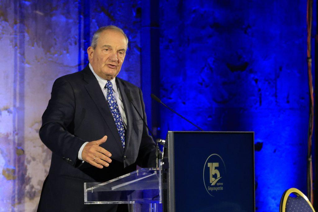 Καραμανλής: «Κεραυνοί» για τη διακυβέρνηση Μητσοτάκη