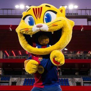 Mπαρτσελόνα: Το νέο λούτρινο της μασκότ CAT «εξαφανίστηκε» σε χρόνο-ρεκόρ