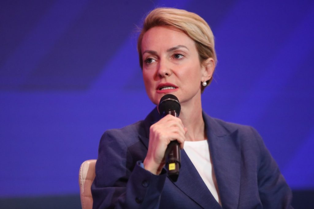 Σδούκου για αγρότες: Δεν μπορεί κάποιος να ζητά χωρίς να συζητά