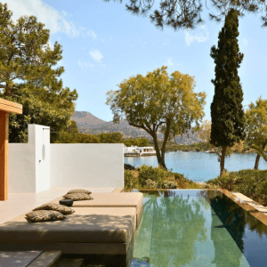 Bluegr Hotels: Επιστροφή στα κέρδη – Το νέο μοντέλο λειτουργίας