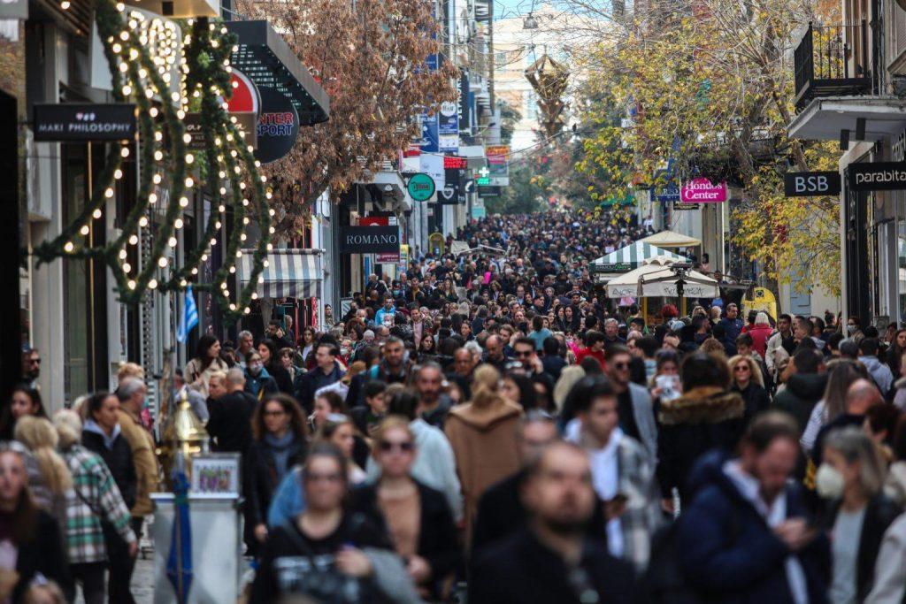 Athens Welcomes First Sunday of Holiday Shopping