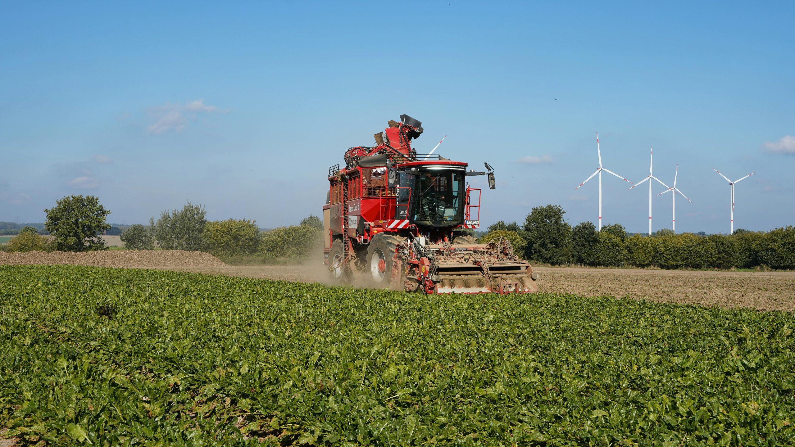 Tραμπ: Μετά το πλήγμα στους αγρότες λόγω δασμών υπόσχεται βοήθεια 12 δισ.