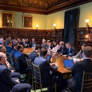 Capital Link: Συζήτηση Στρογγυλής Τραπέζης με τη συμμετοχή Ελλήνων υπουργών και διεθνών επενδυτών