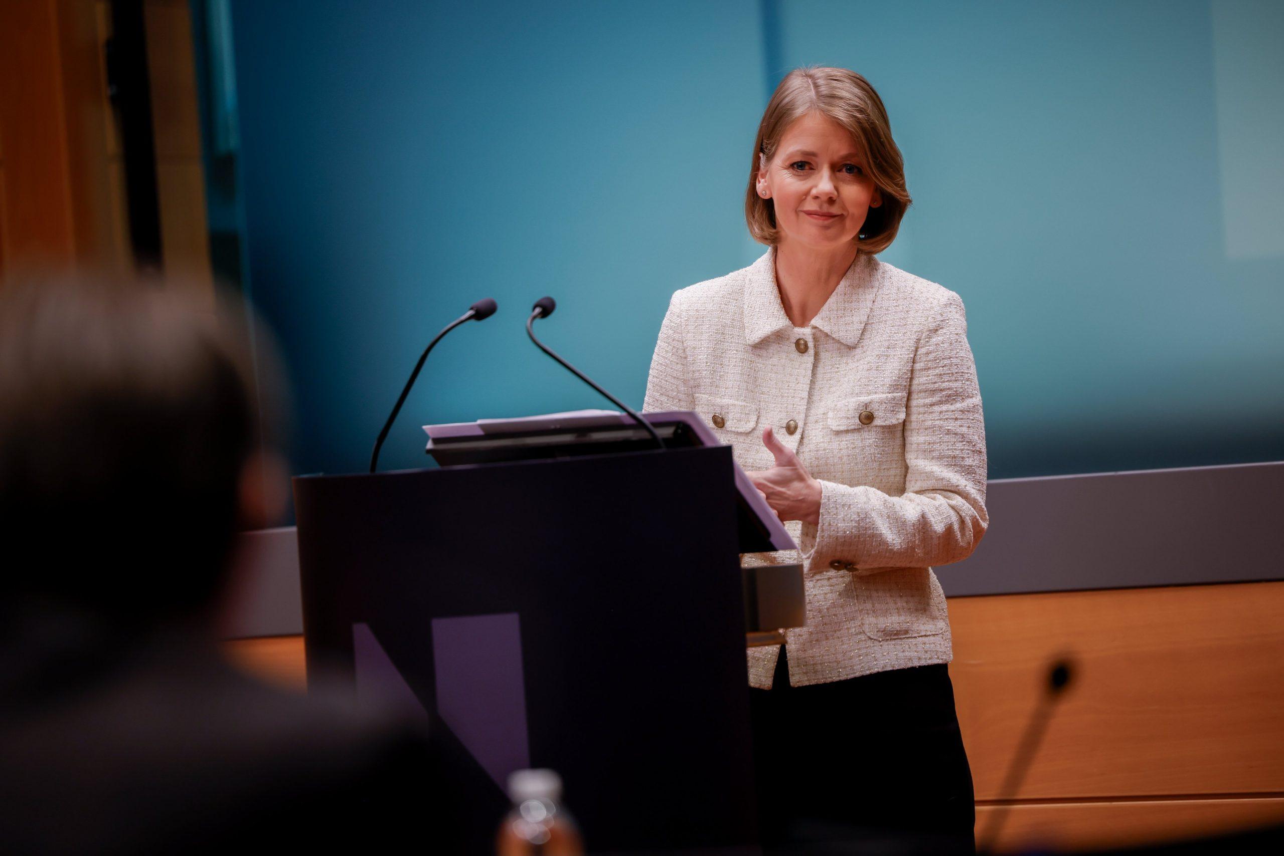 Norges Bank: Διατηρεί αμετάβλητα τα επιτόκια – Σήμα για μια τουλάχιστον μείωση το 2026