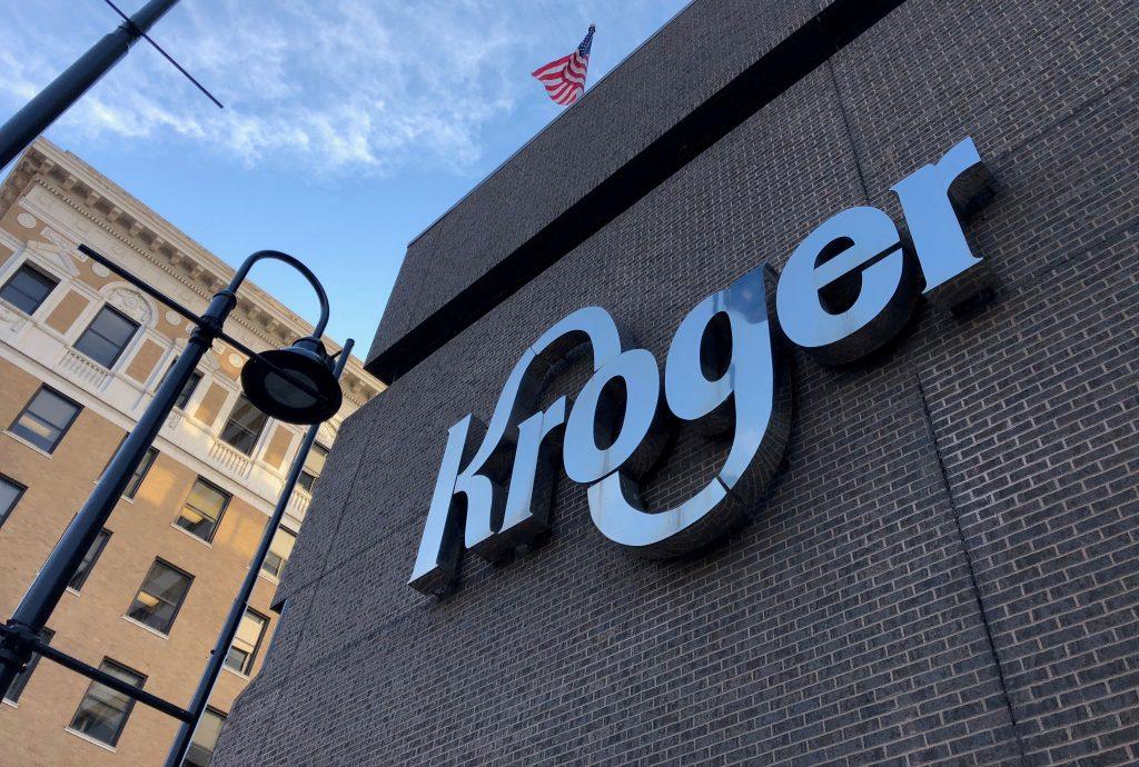 Kroger: Αναθεωρεί τις προβλέψεις της εν μέσω στροφής των Αμερικανών σε πιο «οικονομικές» επιλογές