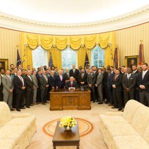 Από την εκλογή Τραμπ έως τις εξεγέρσεις της Gen Z – Τα 10 γεγονότα που σημάδεψαν το 2025