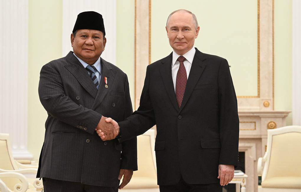 Ρωσία: Ενισχύει τη συνεργασία με την Ινδονησία – Deals σε ενέργεια και άμυνα