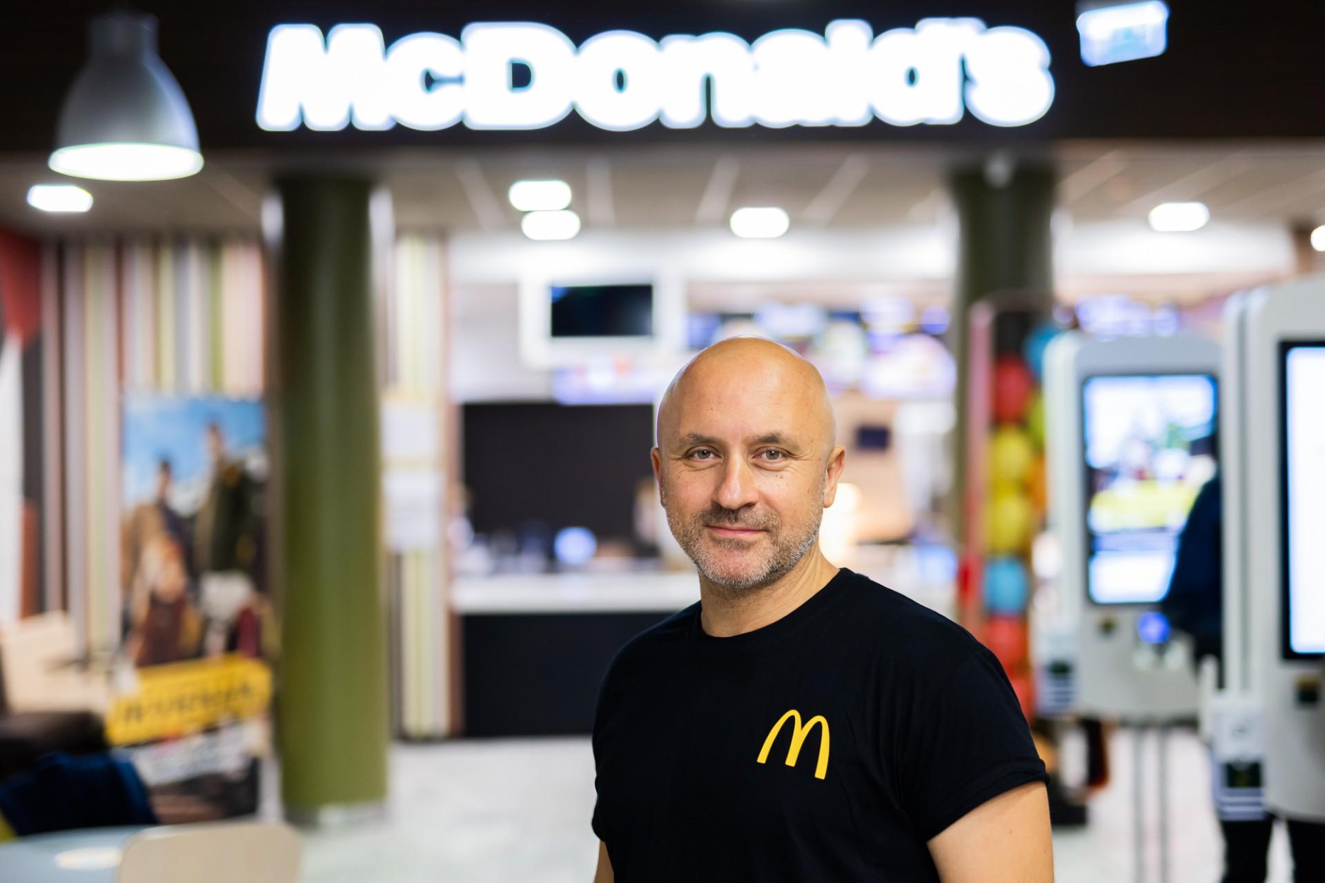 McDonald΄s: Αλλάζει στρατηγική στην Ελλάδα – Νέο κατάστημα στο The Mall Athens