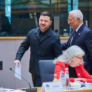 Ουκρανία: Μόνο οι ΗΠΑ μπορούν να πιέσουν τη Ρωσία, λέει ο Ζελένσκι