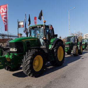 Αγρότες: Ποια αιτήματα κατέληξε η πανελλαδική συνάντηση των μπλόκων