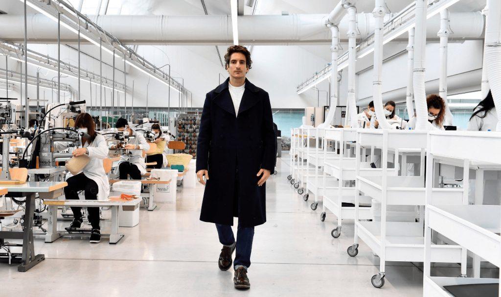 Prada – Versace: Πίσω από το mega deal που αλλάζει την μόδα