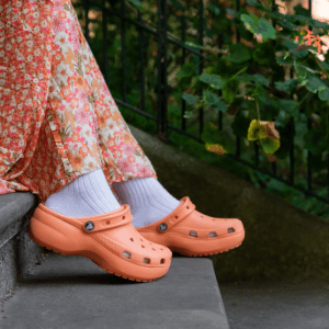Crocs: Ελληνικό success story με φόντο μια δικαστική μάχη δισεκατομμυρίων στις ΗΠΑ