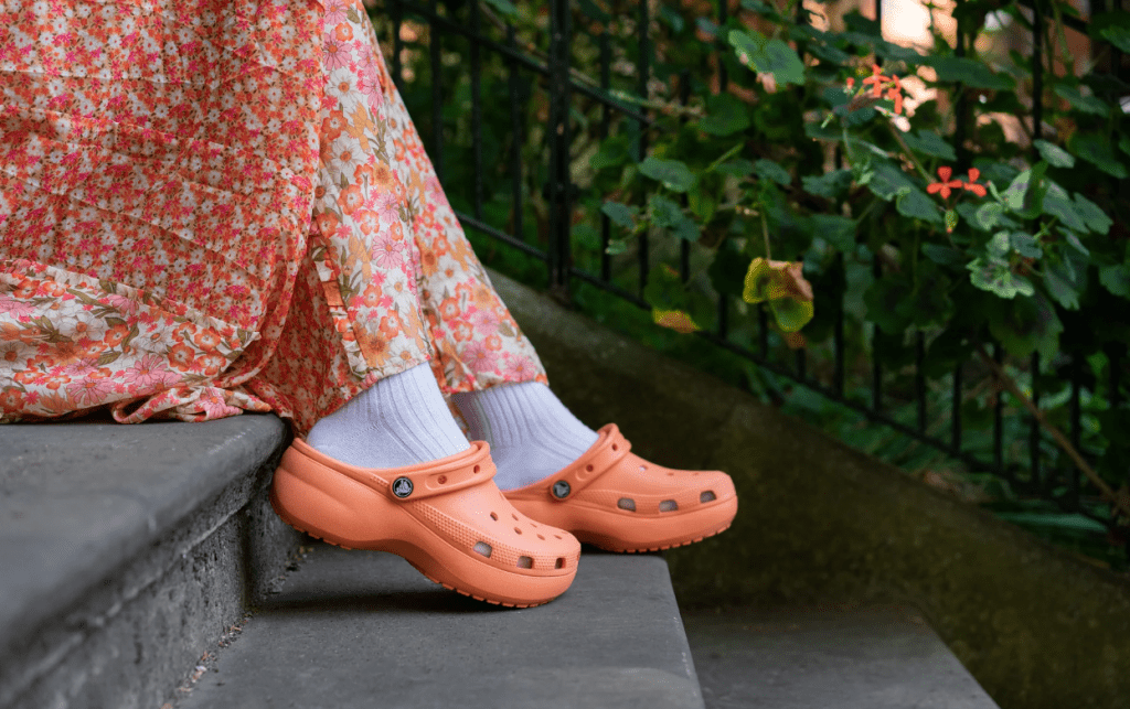 Crocs: Ελληνικό success story με φόντο μια δικαστική μάχη δισεκατομμυρίων στις ΗΠΑ