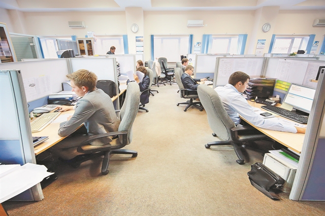 Δημόσιοι υπάλληλοι: Οι αυξήσεις στις καθαρές αποδοχές [παραδείγματα]