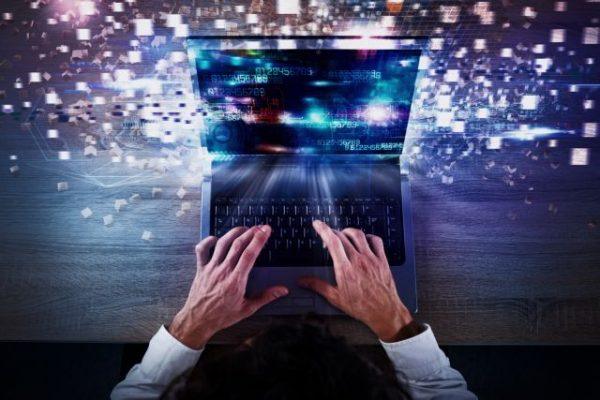 Big Tech: Μεταφέρουν εκτός ισολογισμών χρέος 120 δισ. δολ. από κέντρα δεδομένων ΑΙ