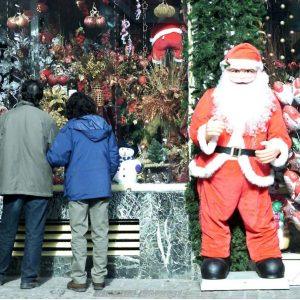 Εορταστικό ωράριο: Ποιες Κυριακές είναι ανοιχτά τα καταστήματα