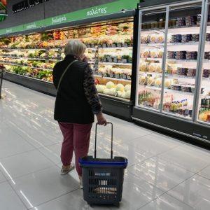Inflation in Greece Climbs to 2.9% in Nov. on Service Prices Surge