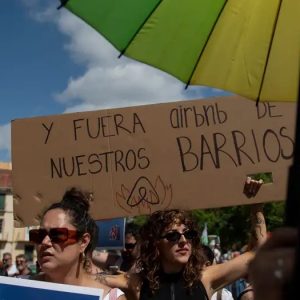 Ισπανία: Οι διαφορετικές προσεγγίσεις της στεγαστικής κρίσης από Βαρκελώνη και Μαδρίτη